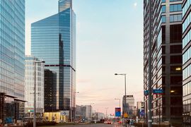 Warszawa: Amerykańska firma przenosi swoją siedzibę do Skylinera