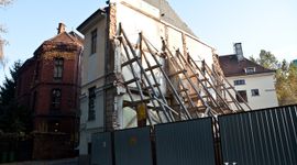 [Wrocław] Kuria odbudowuje zniszczoną kamienicę na Ostrowie Tumskim