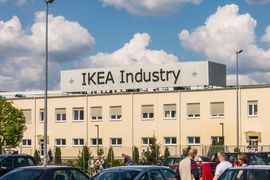IKEA ogłosiła zwolnienia w jednej z fabryk mebli w Polsce