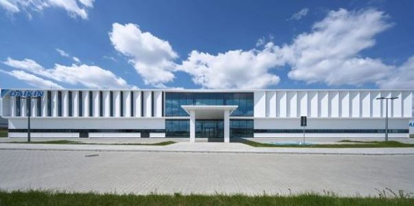 Japoński koncern Daikin otworzył oficjalnie nowy zakład produkcji pomp ciepła w Polsce