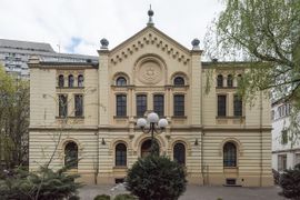 Nowy dach na zabytkowej synagodze Nożyków w Warszawie