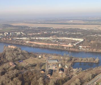 Grupa Konkret przebuduje najdłuższy budynek Europy. W Twierdzy Modlin powstanie hotel z 250 pokojami [WIZUALIZACJE]