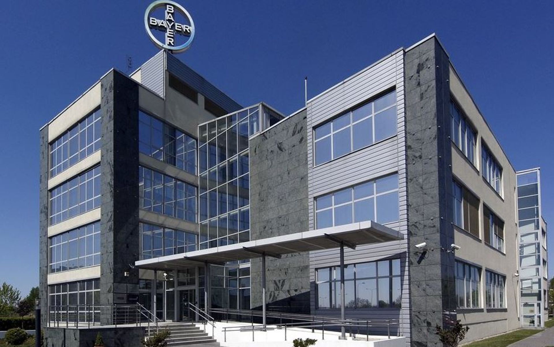 Niemiecki koncern Bayer zatrudni w Warszawie 400 osób 