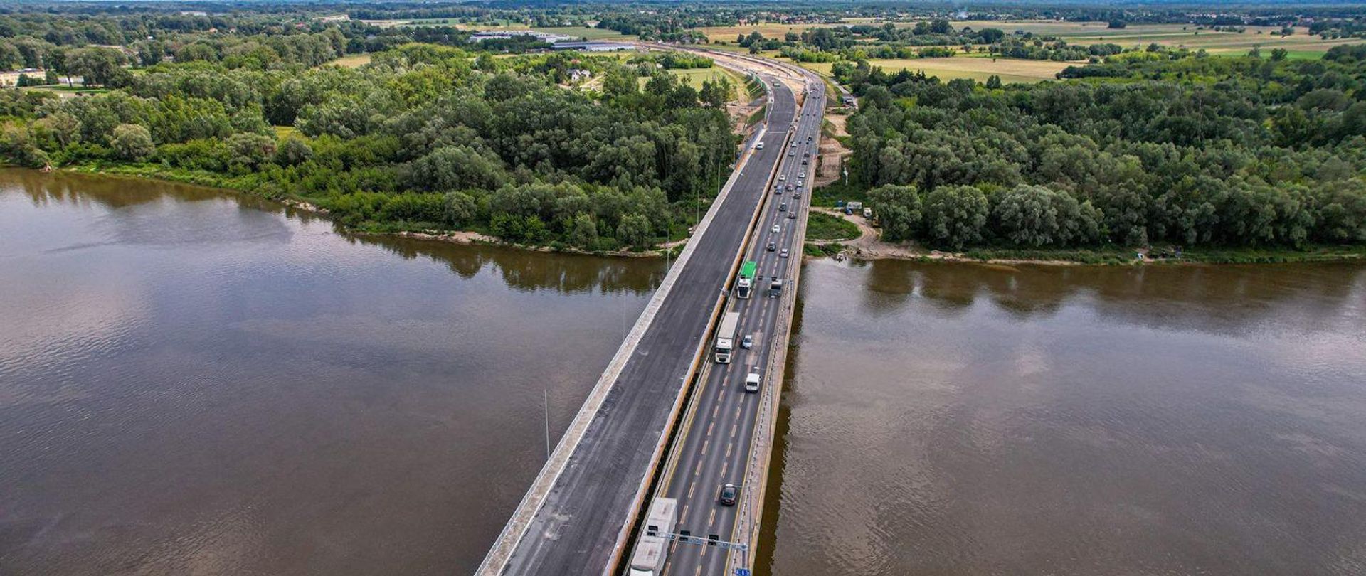 9,5 km nowymi jezdniami trasy głównej DK7 pod Warszawą