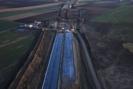 Na Dolnym Śląsku powstaje odcinek drogi ekspresowej S8 Jordanów Śląski – Łagiewniki Zachód [FILM]