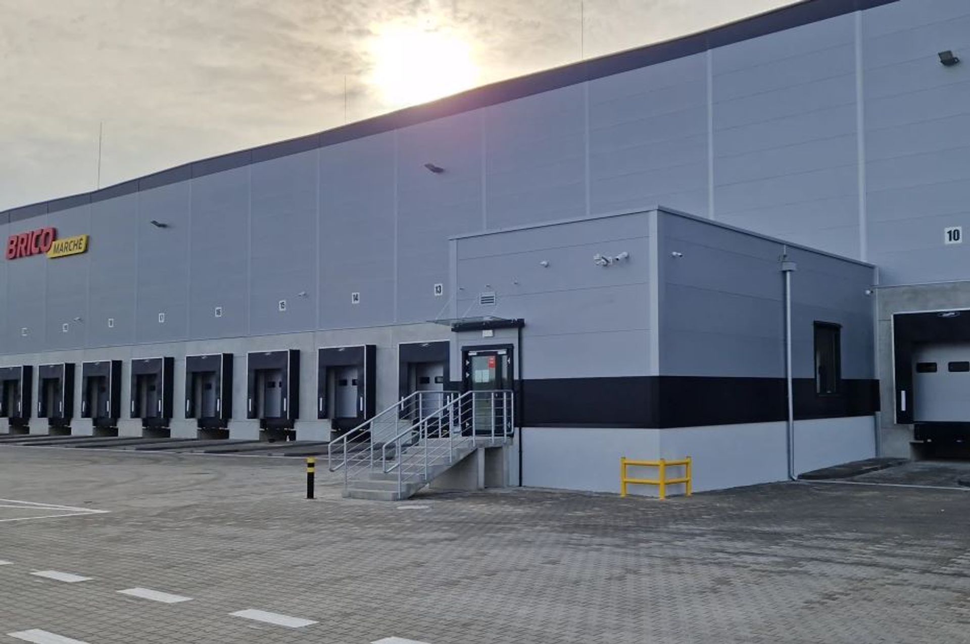 Pod Warszawą otwarto wielkie centrum dystrybucyjne Bricomarché