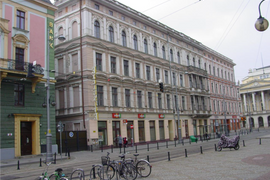 Politechnika Wrocławska sprzedaje zabytkową kamienicę przy Operze. Za prawie 20 milionów netto