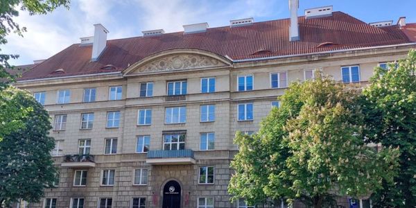 Chopina 5B – monumentalna, zabytkowa kamienica w dawnej "dzielnicy ministerialnej" odzyskuje blask