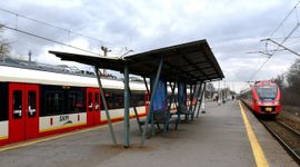 Za prawie 2 mld złotych zmodernizowana zostanie linia kolejowa Warszawa Wawer – Otwock [FILM]