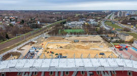 Boisko treningowe przy stadionie Widzewa Łódź nabiera kształtów. Trwa sportowa ofensywa w Łodzi! [ZDJĘCIA]