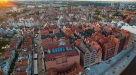 Gdańsk przyciąga jak magnes. Dynamicznie rozwijająca się nadmorska metropolia [FILM]