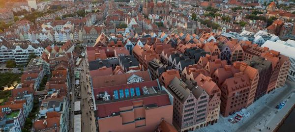 Gdańsk przyciąga jak magnes. Dynamicznie rozwijająca się nadmorska metropolia [FILM]