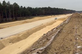 Trwa budowa odcinka drogi ekspresowej S10 Bydgoszcz Południe - Emilianowo [FILMY]