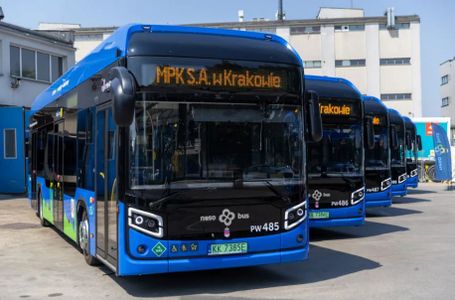 Kraków ma 10 nowych autobusów wodorowych. Pierwsze takie pojazdy we flocie MPK [FILM]