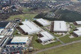 Producent maseczek medycznych zatrudni 700 osób w fabryce we Wrocławiu 