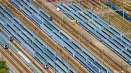 Więcej wagonów z polskich fabryk na torach