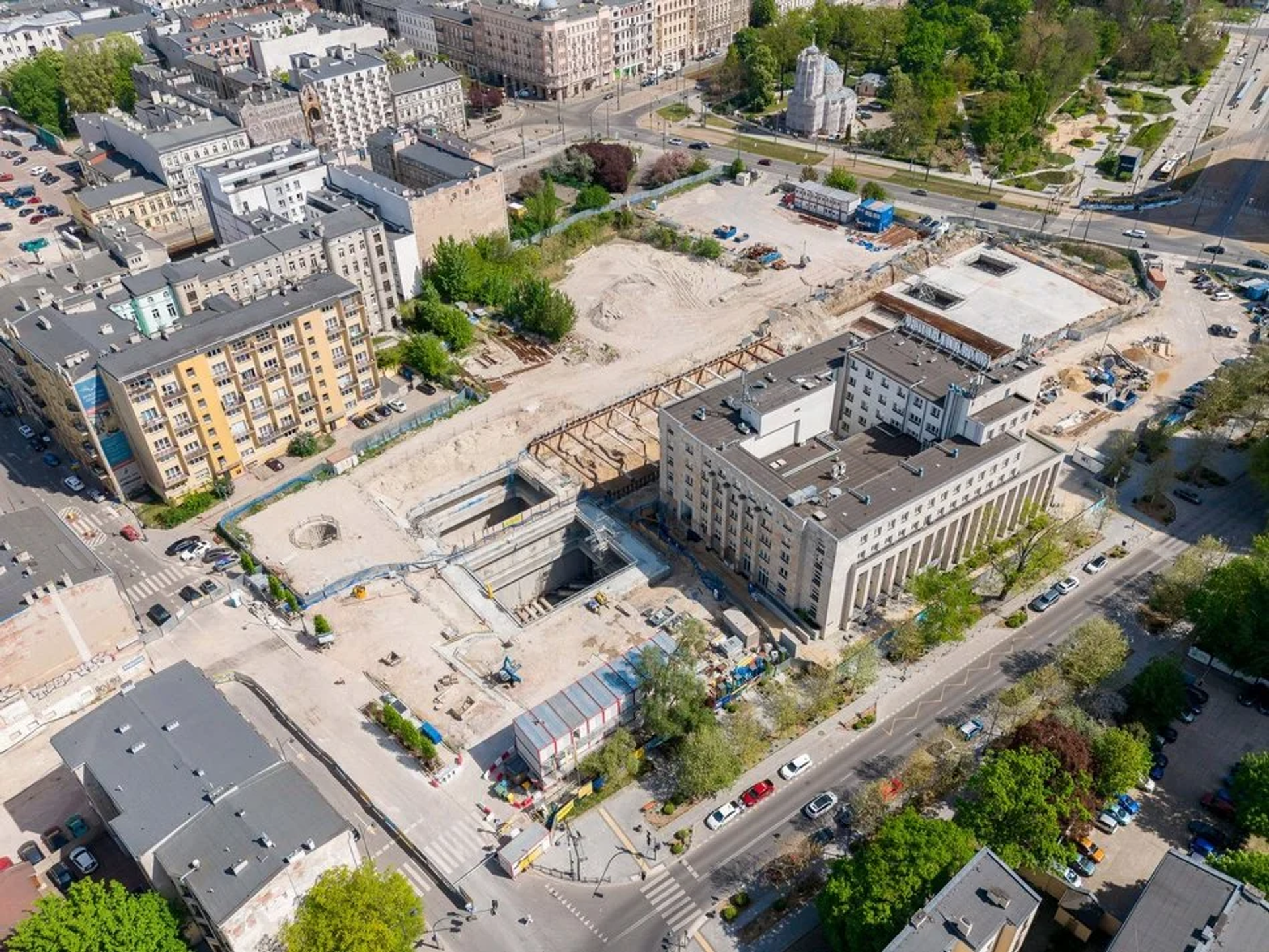 Kolej Dużych Prędkości w Łodzi. Zakończyli budowę komory przy Sienkiewicza 