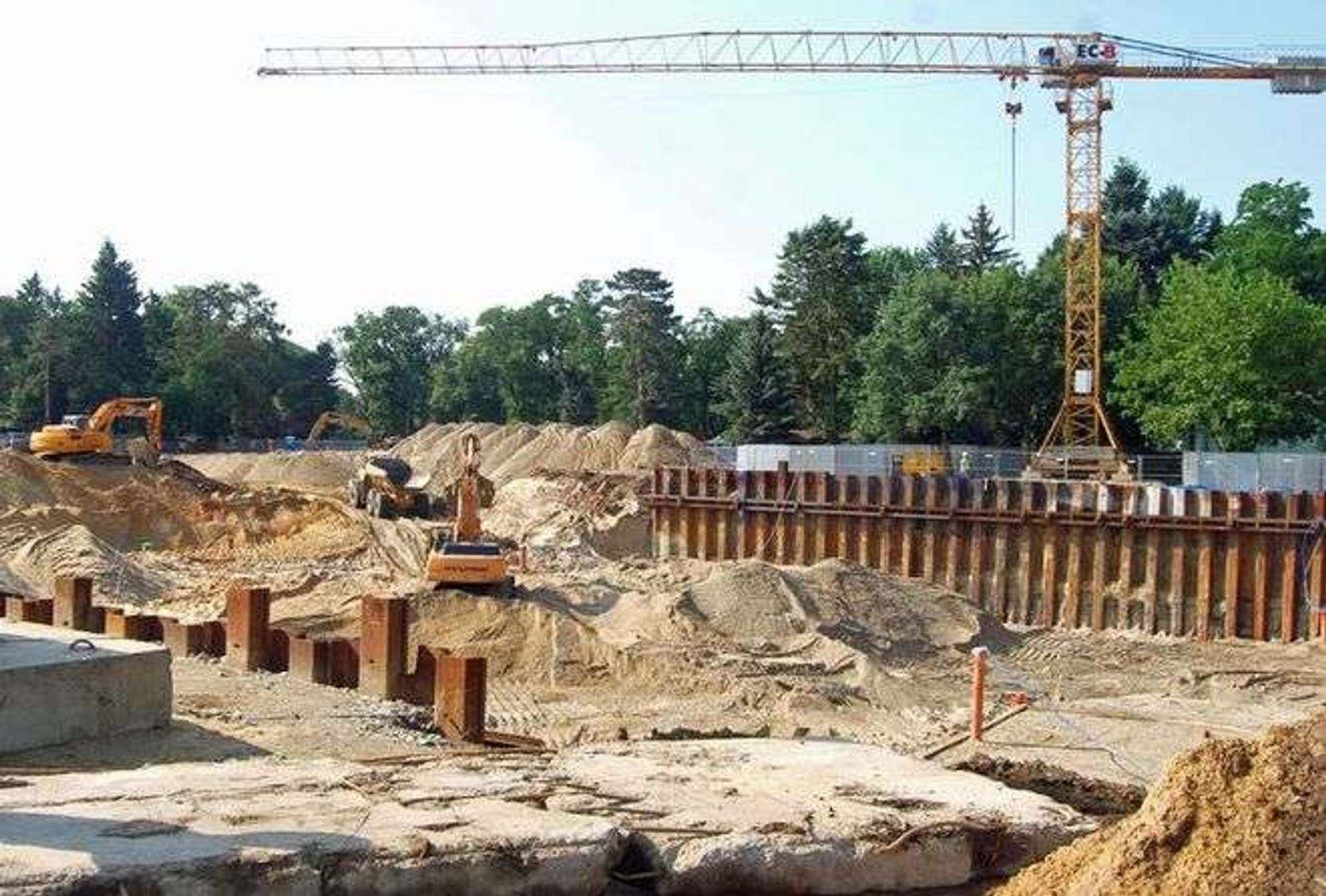 [Wrocław] Robotnicy w pocie czoła budują Afrykarium we wrocławskim ZOO