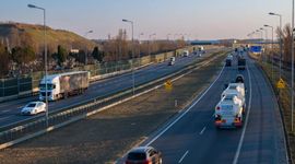 Ponad 17 kilometrowy odcinek  autostrady A2 między Łodzią a Warszawą zostanie rozbudowany o trzeci pas ruchu