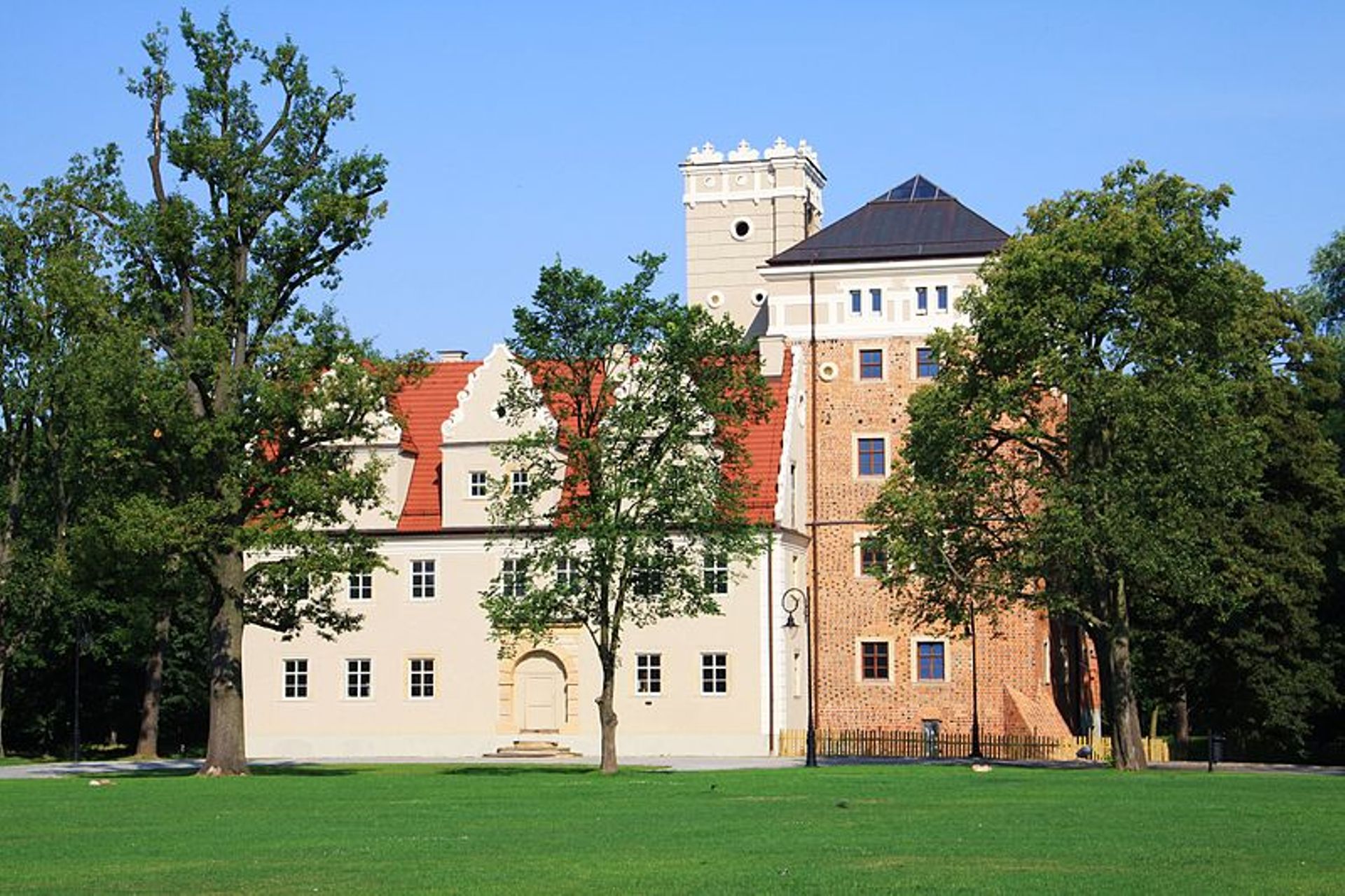 Aglomeracja Wrocławska: Zamek Topacz planuje nowe inwestycje. Hotel na zamku będzie większy