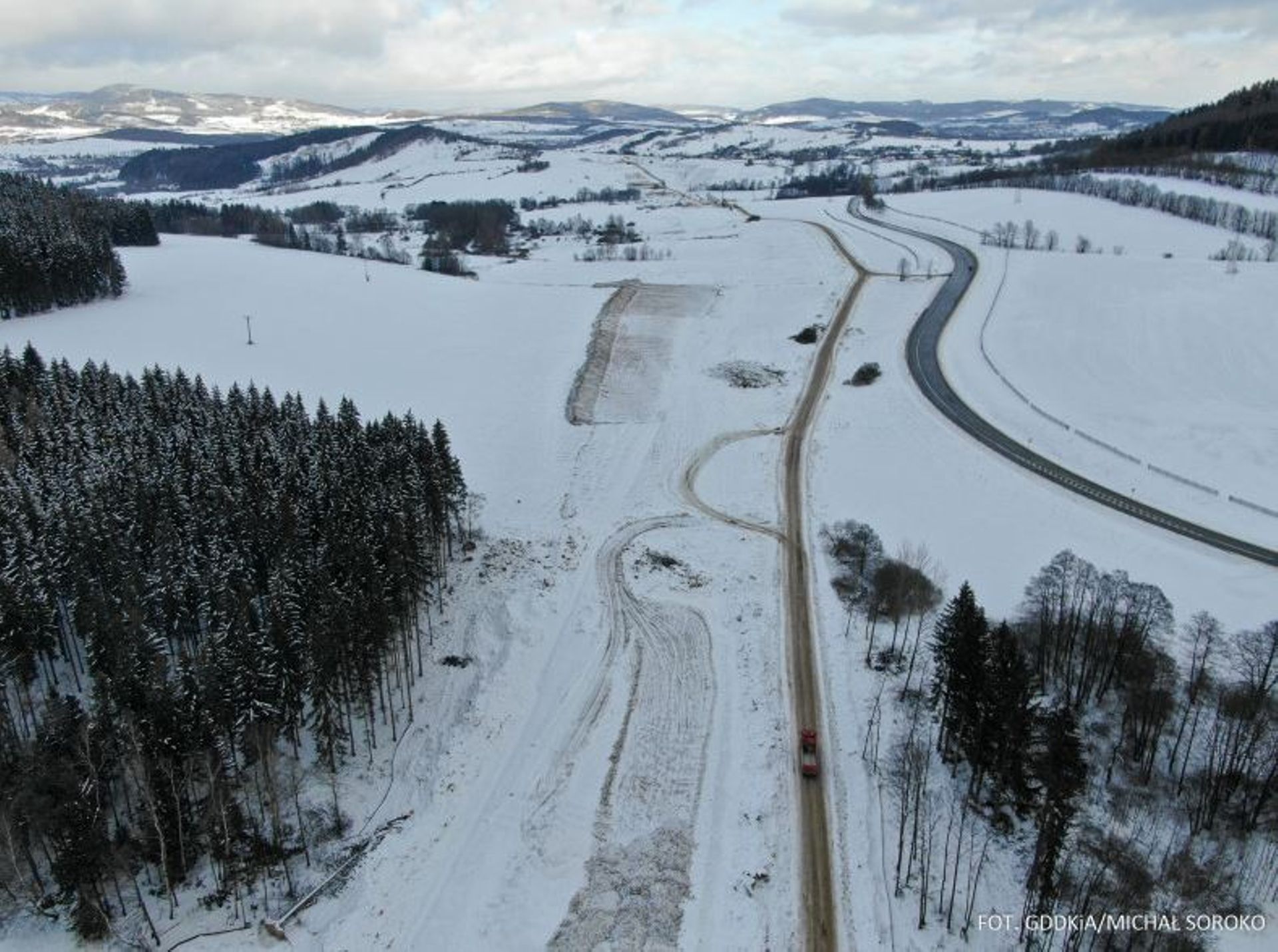 Co się dzieje na budowie trasy S3 pomiędzy Kamienną Górą i Lubawką? 