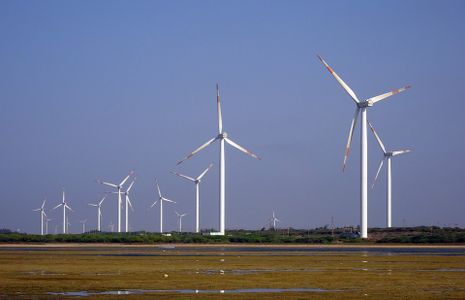 Rząd odblokowuje inwestycje w elektrownie wiatrowe