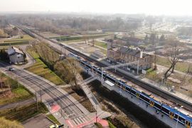 Śląskie: 220 nowych miejsc parkingowych przy stacjach i przystankach ułatwi podróże