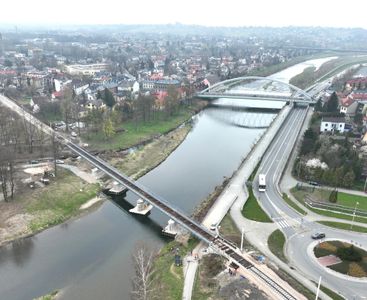 Atrakcyjniejsza kolej w Beskidy coraz bliżej – postępuje modernizacja linii kolejowej nr 97 Sucha Beskidzka – Żywiec [ZDJĘCIA]