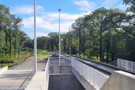 Pociągiem z Wrocławia przez Siechnice do Jelcza i Opola po nowych mostach i wiaduktach