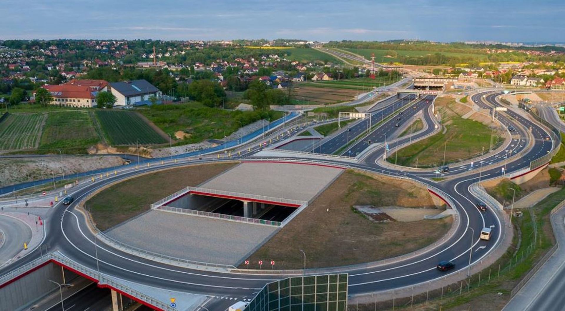 Na S52 Północnej Obwodnicy Krakowa w Zielonkach pękło 20 baniek!