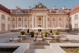 W Warszawie, w dwóch zabytkowych pałacach, ruszył pierwszy w Polsce hotel pod marką Marriott Autograph Collection [ZDJĘCIA]