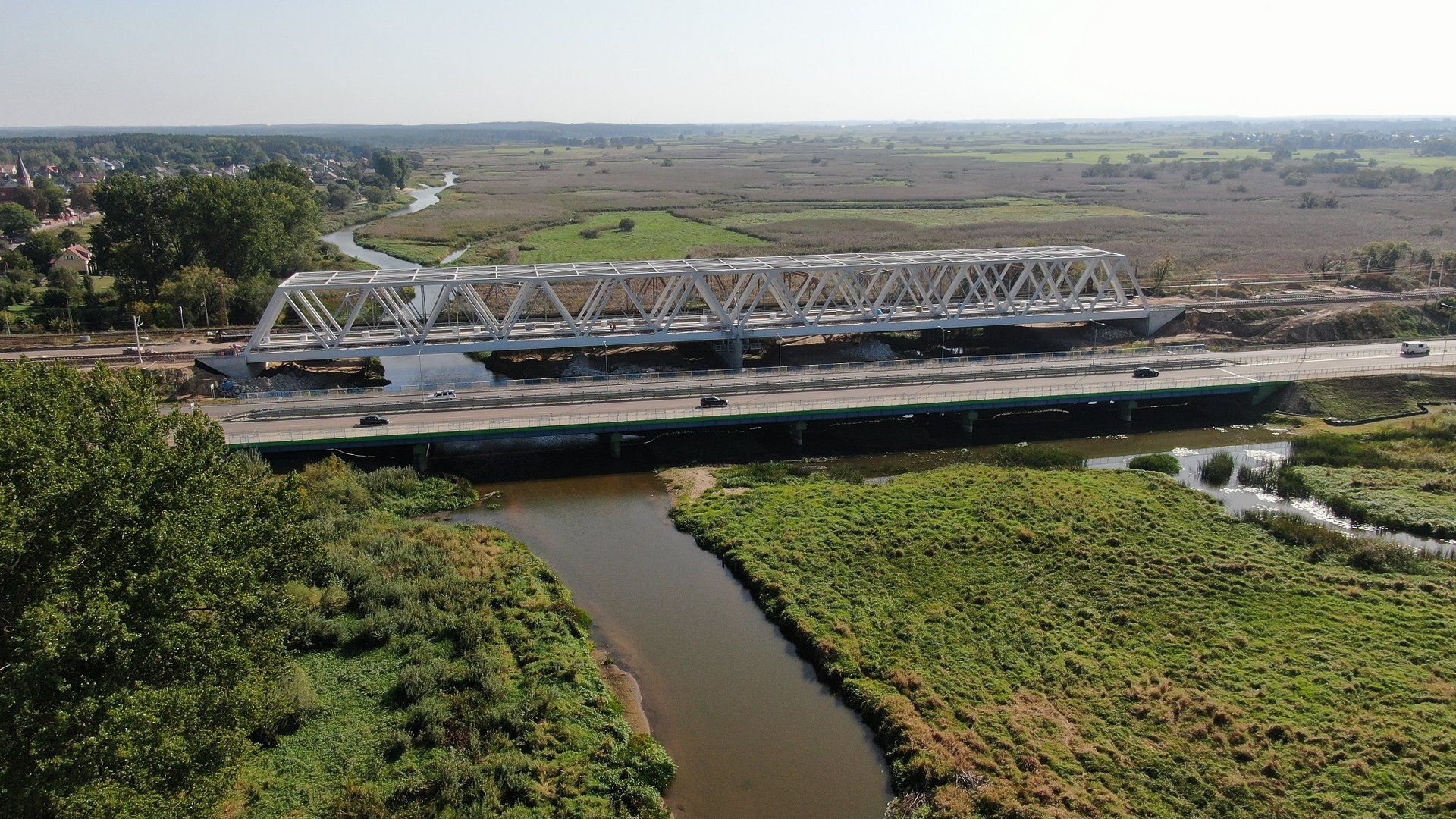 Rail Baltica: pierwsze pociągi pojadą nowym mostem nad Narwią