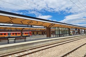 Kolejny nowy peron na stacji Zakopane ułatwia podróże koleją [ZDJĘCIA]