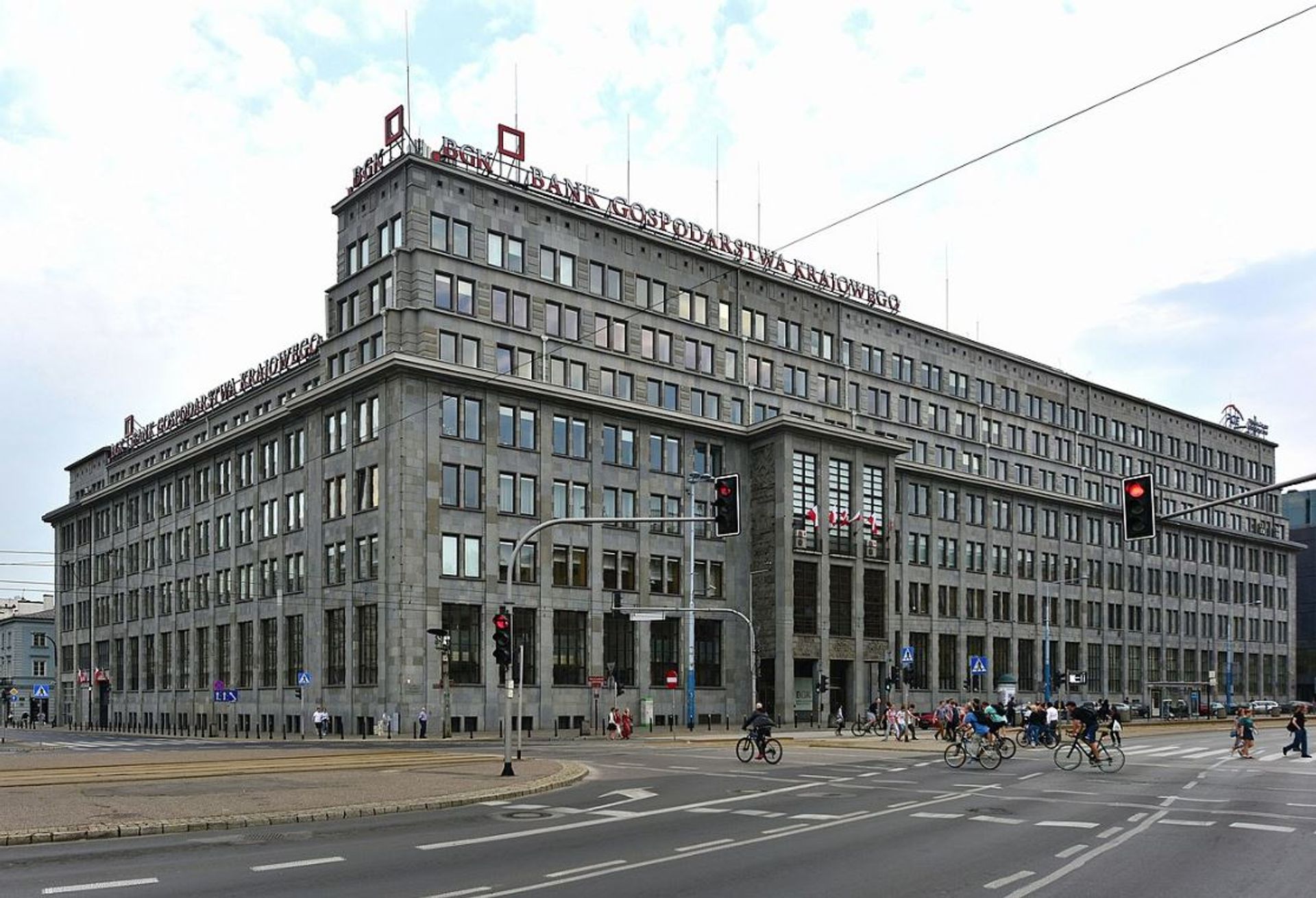Zabytkowy gmach Banku Gospodarstwa Krajowego w Warszawie zostanie zmodernizowany i przebudowany 