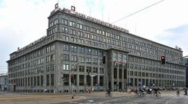 Zabytkowy gmach Banku Gospodarstwa Krajowego w Warszawie zostanie zmodernizowany i przebudowany [WIZUALIZACJE]