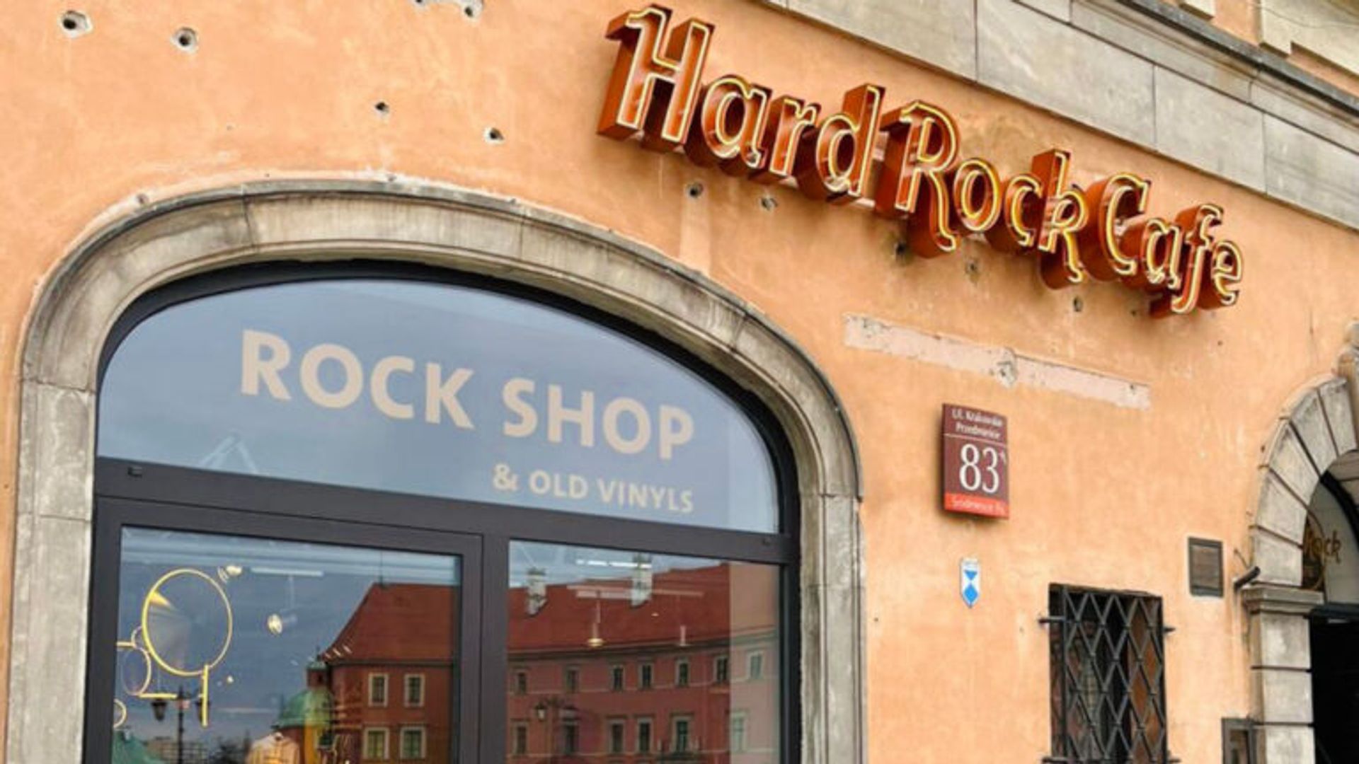 W Warszawie powstał pierwszy na świecie sklep marki Hard Rock Cafe połączony z antykwariatem winyli 