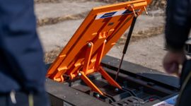 Nowoczesne bariery antyterrorystyczne staną się częścią Traktu Królewskiego w Warszawie