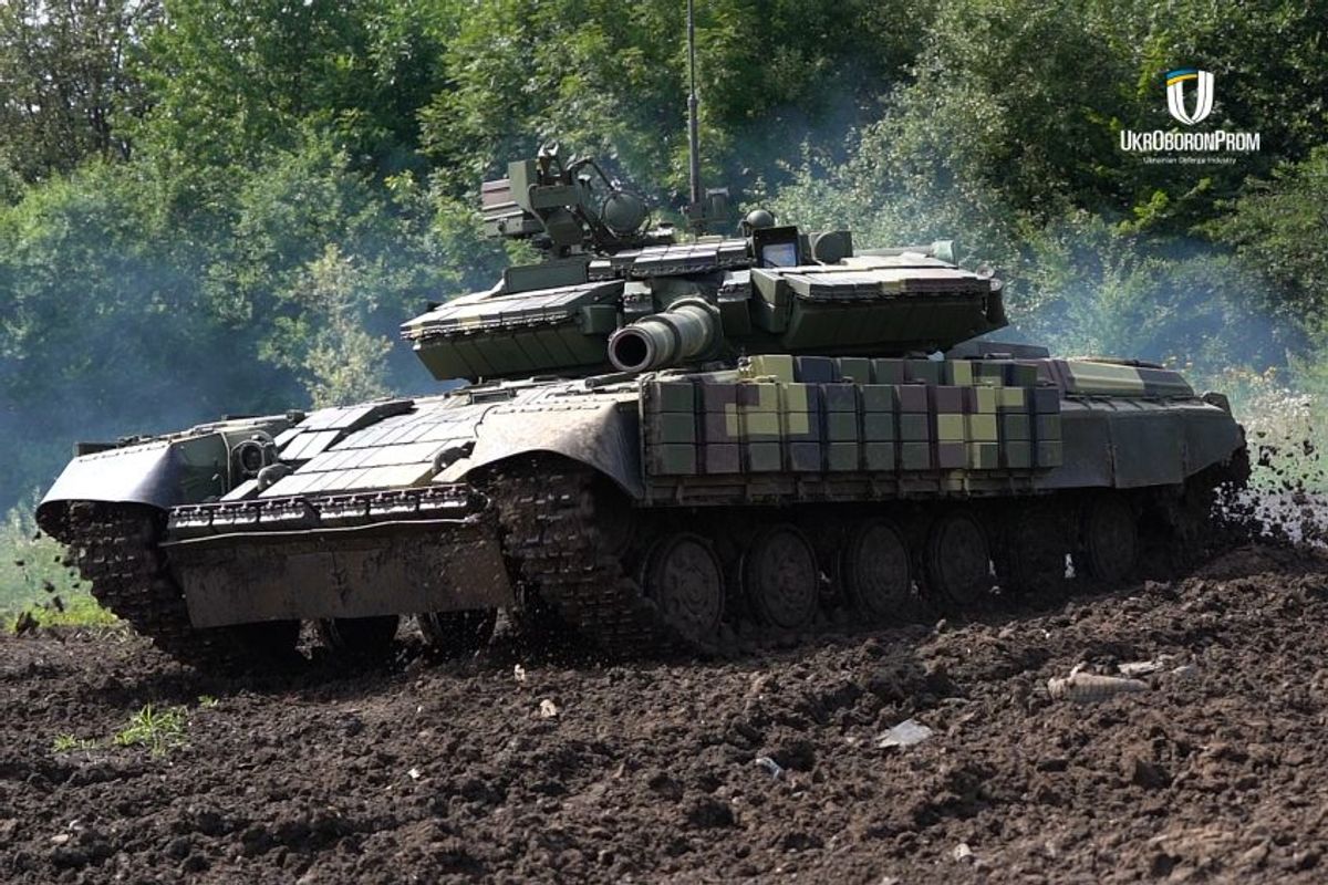 Grupa PGZ, / Czołg T-64