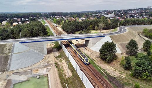 Nowe wiadukty usprawniły przejazdy na kolejowej trasie z Krakowa do Katowic