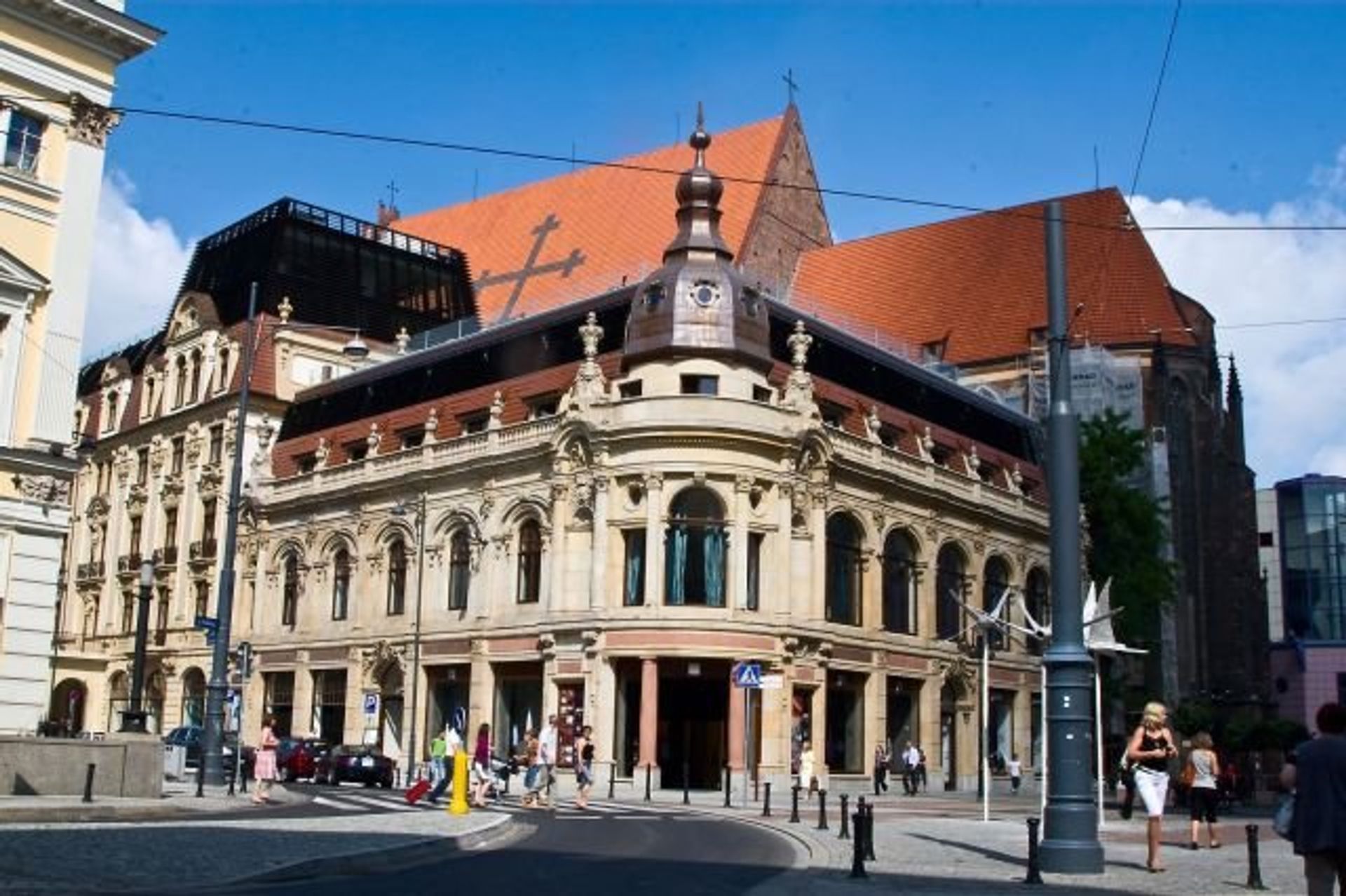  Euro-raport: Co czeka Czechów w hotelu Monopol