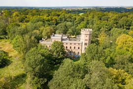 Wrocław: Zabytkowy pałac Stolbergów do kupienia. Jest wart miliony