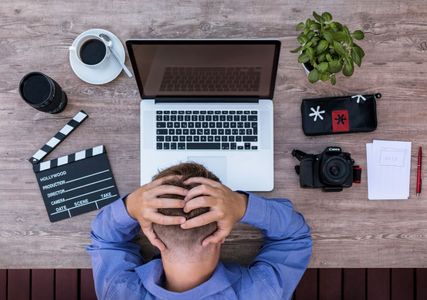 Biznes w Polsce potrzebuje umów o pracę i umów cywilnoprawnych