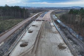 Powstaje odcinek drogi ekspresowej S17 Przełom/Mniów - Kielce [FILM]