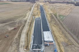 Budowa drogi ekspresowej S8 z Wrocławia do Kłodzka nabiera tempa. Pierwszym odcinkiem pojedziemy już w przyszłym roku [FILMY]