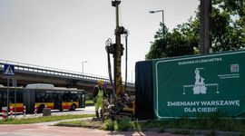 Rozpoczęły się odwierty geologiczne na warszawskiej Białołęce, na trasie planowanej linii metra M4 [ZDJĘCIA]