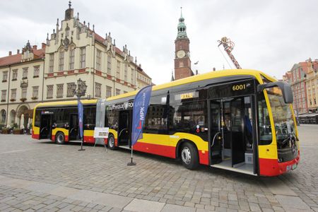 Pierwszy "elektryk" w barwach MPK wkrótce wyjedzie na ulice. Tak się prezentuje [ZDJĘCIA]