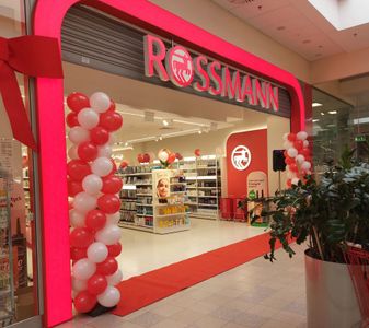 Rossmann kontynuuje ekspansję w Polsce. Otwiera nowe i modernizuje starsze drogerie