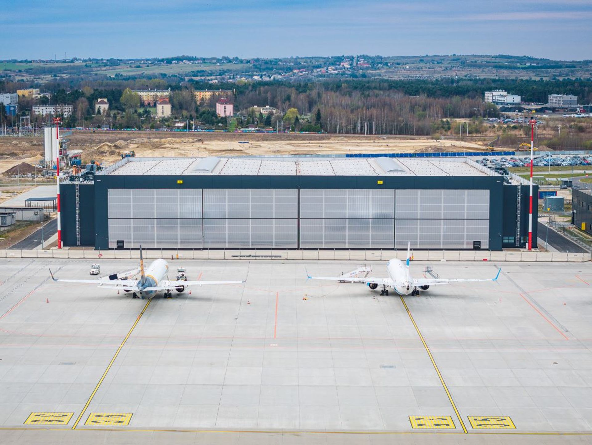 Rozbudowa bazy serwisowej w Porcie Lotniczym Katowice: czwarty hangar oddany do użytku 