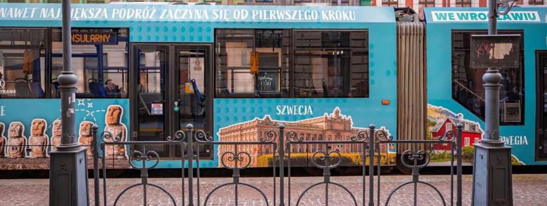 MPK Wrocław uruchomiło specjalny tramwaj konsularny reprezentujący 21 państw 