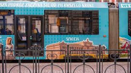 MPK Wrocław uruchomiło specjalny tramwaj konsularny reprezentujący 21 państw [ZDJĘCIA]